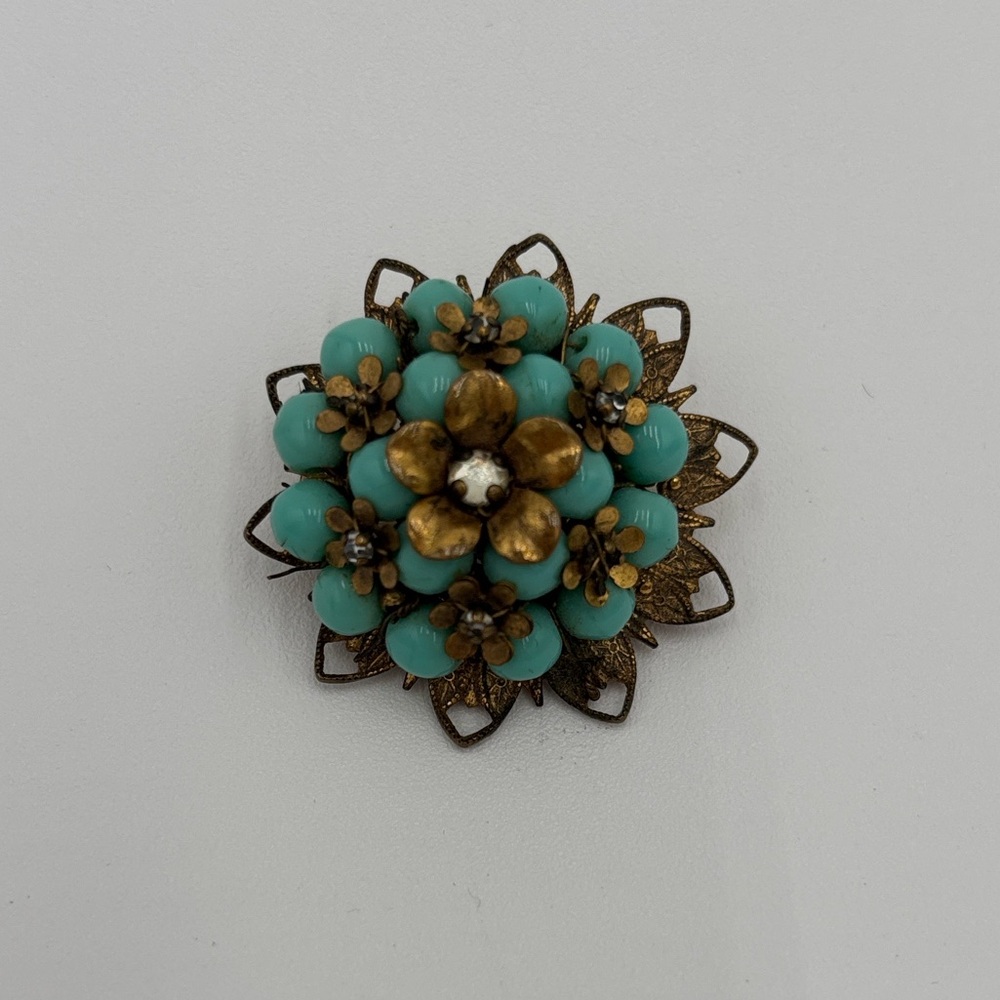 Vintage Unmarked Miriam Haskell Turquoise Glass Bead Floral Brooch Gold Filigree